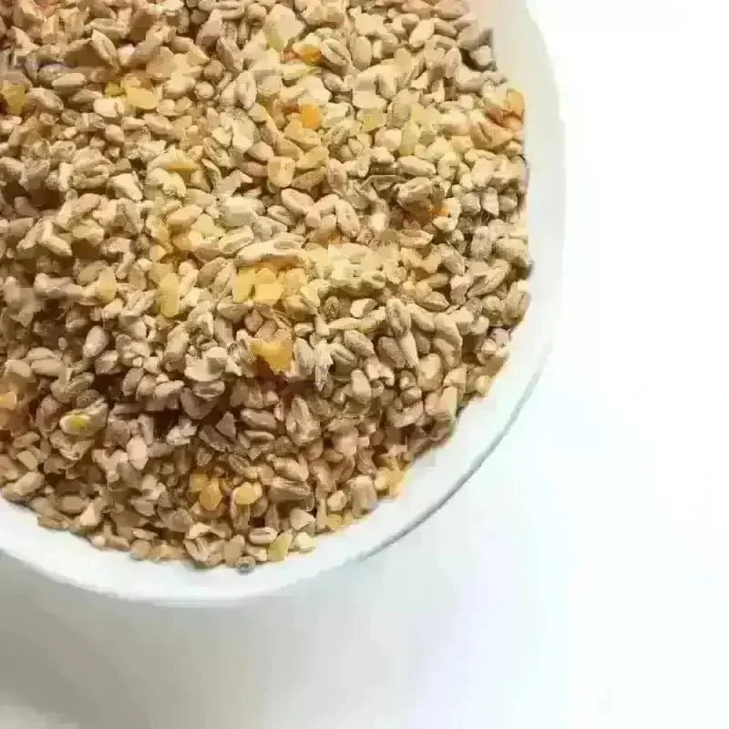 Scharrelgraan voor gelukkige kippen met natuurlijke mix van tarwe, maïs, gerst en zonnebloempitten als gezonde snack.