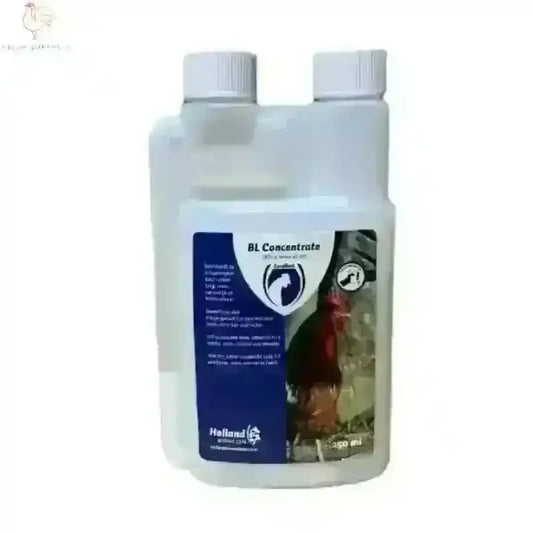 Anti Bloedluis Concentraat voor Effectieve Bestrijding in een handige fles van kippenpakket.nl, ideaal voor het bestrijden van bloedluizen bij kippen.