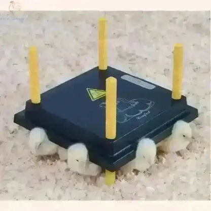 Comfort Warmteplaat 25x25cm voor Kuikens Met Verstelbare Hoogte - Kippenpakket.nl