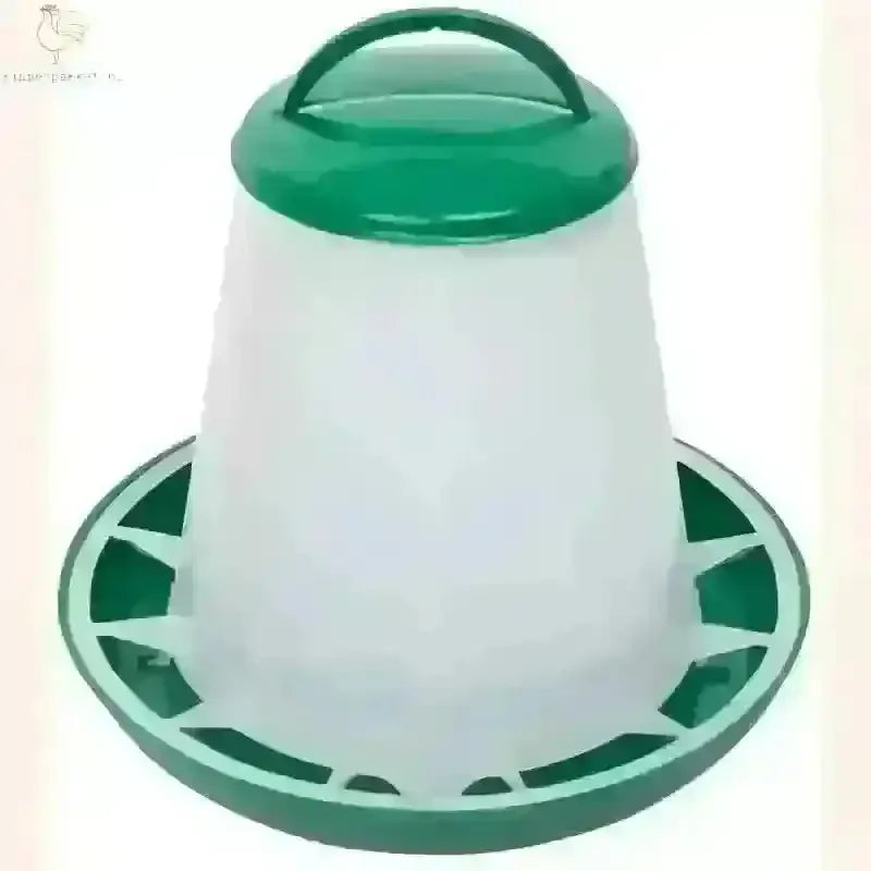 Kunststof Voerbak Met Deksel Groen 1kg Voor Minder Verspilling - Kippenpakket.nl