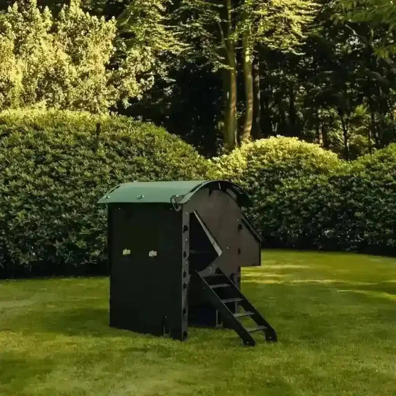 Nestera Kunststof Kippenhok Lodge Medium Tot 9 kippen - Kippenpakket.nl